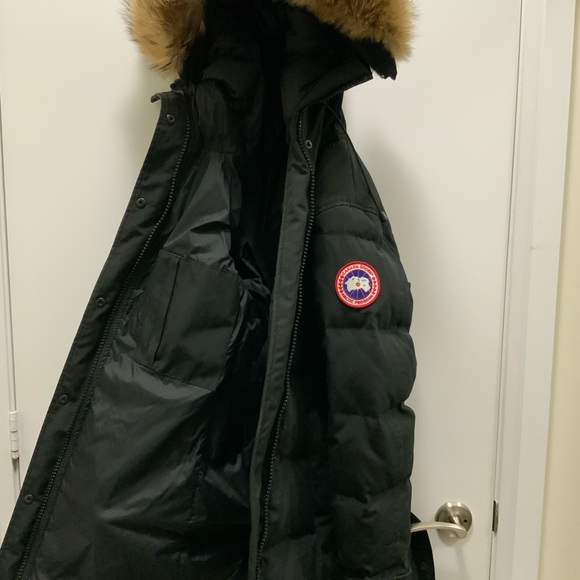 Women’s Canada Goose Black Parka - Picture 3 of 4